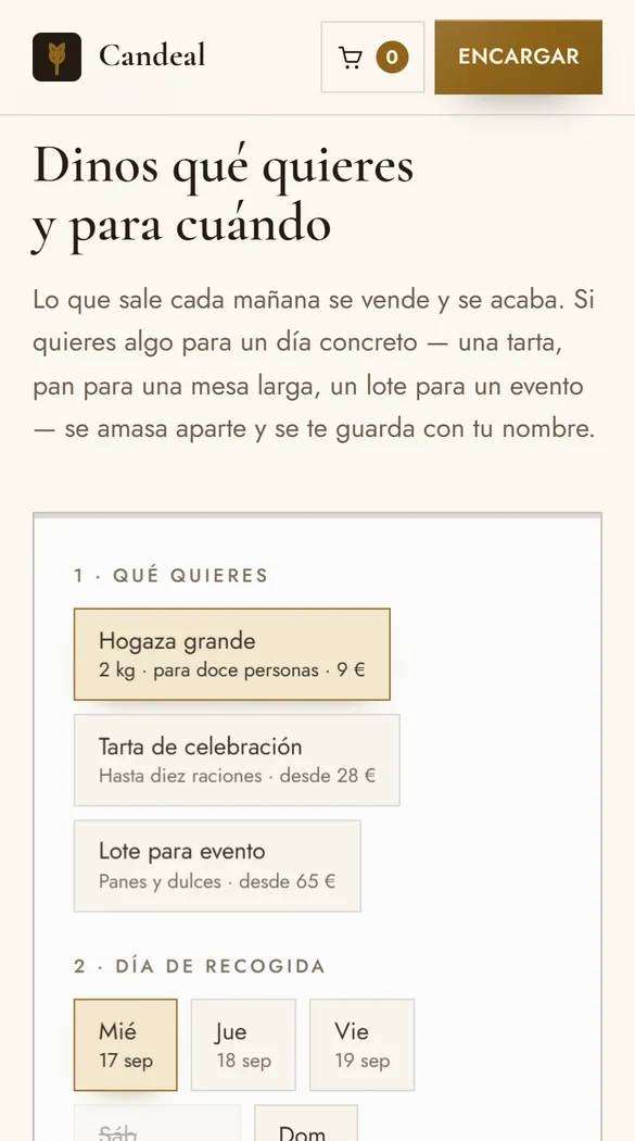La misma web en un móvil, haciendo un encargo: se elige qué pan, el día y la hora de recogida