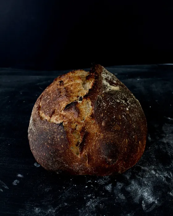 Hogaza redonda de masa madre de larga fermentación